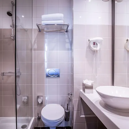 Opera Faubourg Ξενοδοχείο 4*