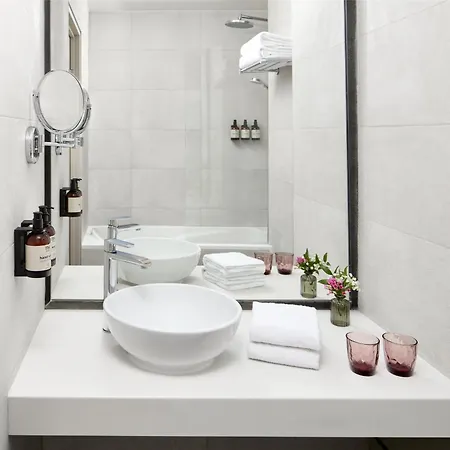 Opera Faubourg Hotel