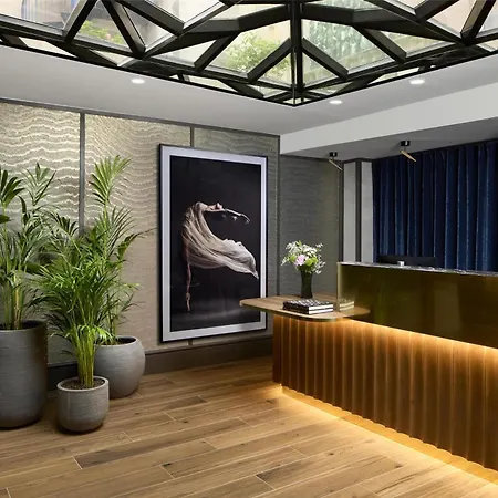 Opera Faubourg Paris