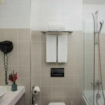 Opera Faubourg 4* Παρίσι